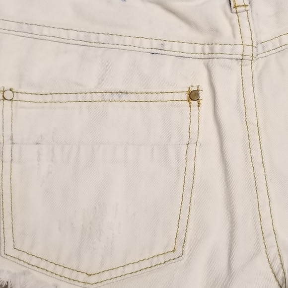 Free People Bleached Denim Distressed Fringe Jean Shorts Size W 27 - Picture 3 of 5